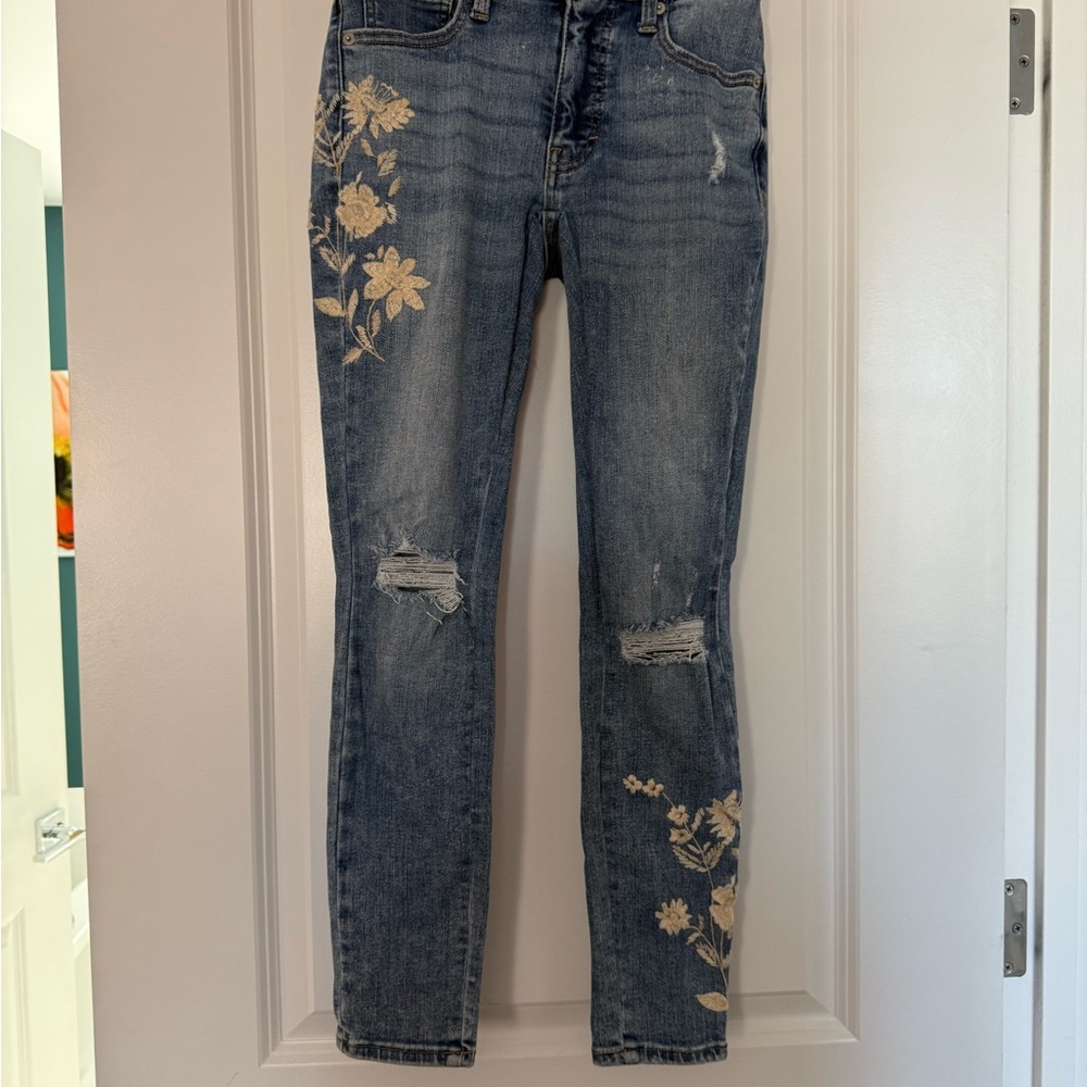 Lucky Brand Embroidered Jeans - Size 00